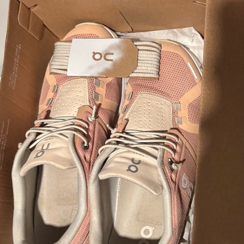 ON Women's Pink Athletic Shoes